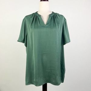 Alfani Green Cactus Flowy Flutter Sleeve Split Neck Top Size: 2XL
